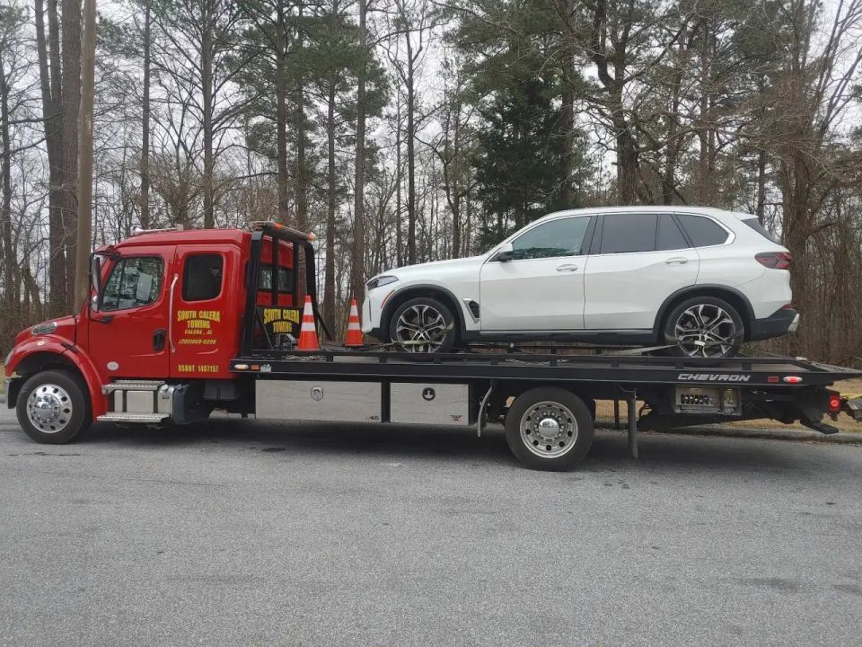 Flatbed vs. Wheel-Lift Towing: Which Does My Car Need?